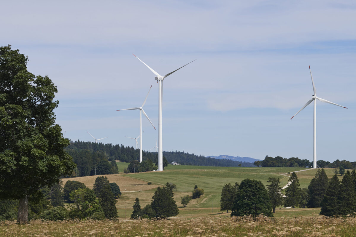 Eoliennes/Windturbinen (Juvent) Mont Soleil-Mont Crosin, Courtelary, 24.08.2022
© Photo
Corinne Aeberhard
Route de Villarepos 16
1580 Donatyre
079 816 77 64
corinne.aeberhard@bluewin.ch