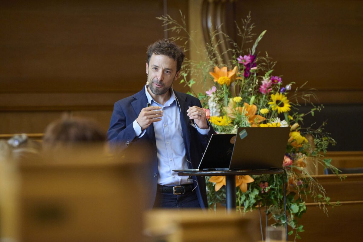 Suisseéole: Nationale Windenergietagung
Lionel Perret, Directeur Suisse Eole.
Bern, 27.08.2028
Photo
Corinne Aeberhard
Route De Villarepos 16
1580 Donatyre
079 816 77 64
corinne.aeberhard@bluewin.ch
ac-photo.ch