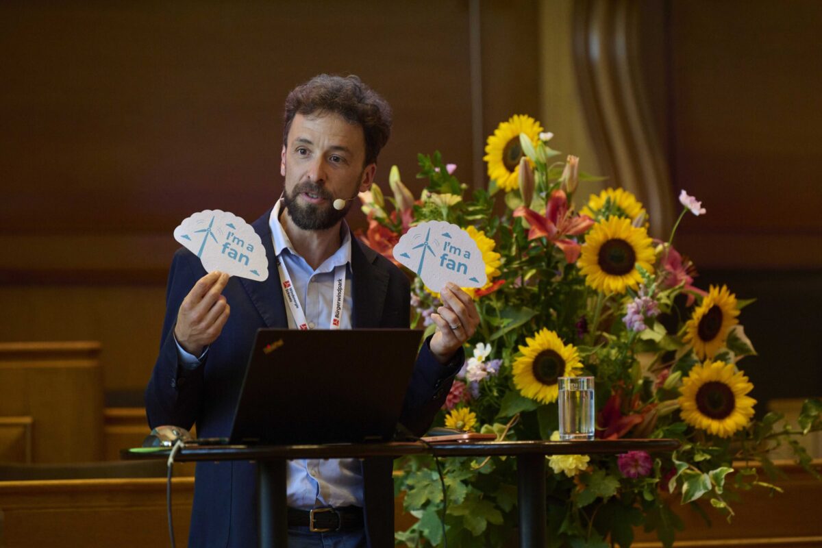 Nationale Windenergietagung Bern 2026.
Lionel Perret, Geschäftsleiter Suisse Eole.
Bern, 25.08.2026
Photo
Corinne Aeberhard
Route d’Alcantara 4
1762 Givisiez
079 816 77 64
corinne.aeberhard@bluewin.ch
ac-photo.ch